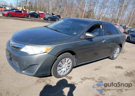 2013 Toyota Camry Le z USA, uszkodzony, nr VIN 4T4BF1FK4DR299482
